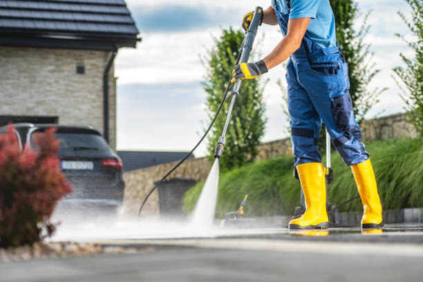 Best Sidewalk Pressure Washing  in Fremont, OH